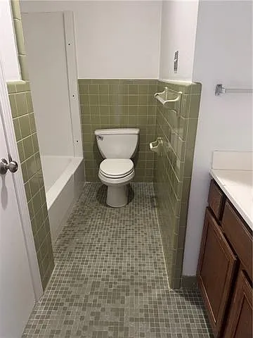 239 W Esplanade Ave #3 — Photo 11