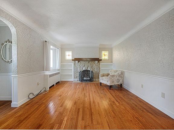 5th image of 329 Questend Ave