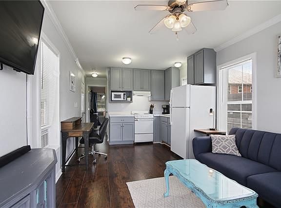 3rd image of 2725 Mendez St