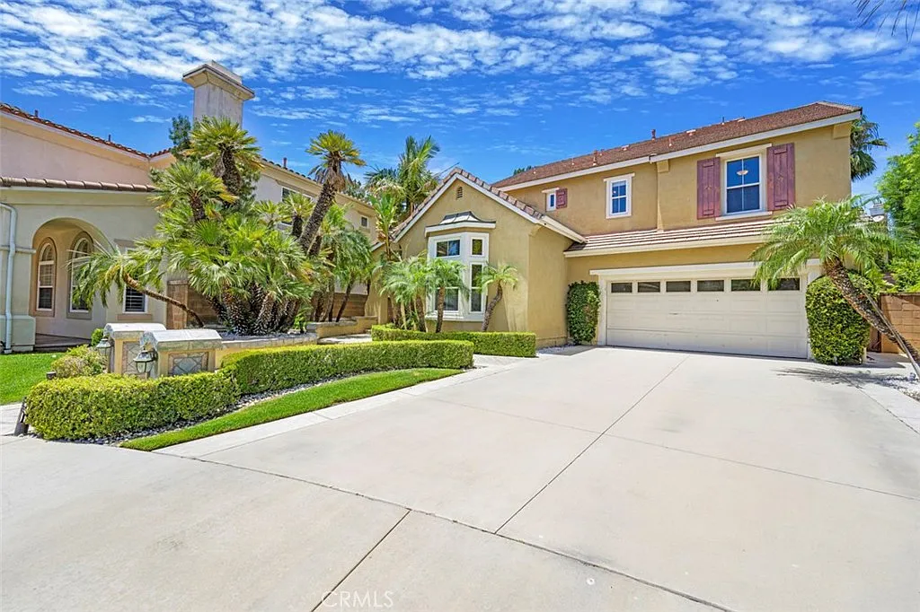 5 bed, 4.5 bath, 3500 sqft, $8,998 — Photo 1