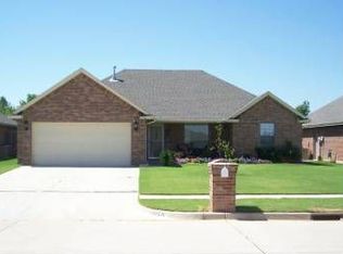 516 E Linden Ln, Mustang, OK 73064