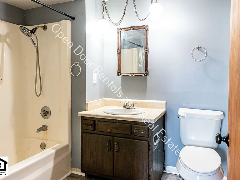 340 N Wayne St — Photo 9