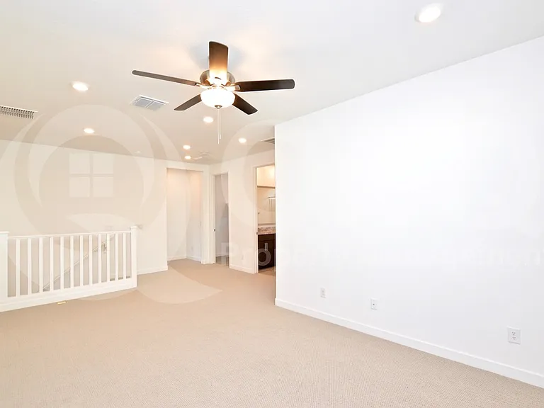 1078 E Sabino Dr — Photo 10
