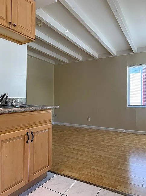 2 bed, 625 sqft, $2,975 — Photo 4