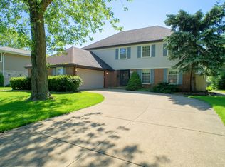 1610 Longmeadow Dr, Glenview, IL