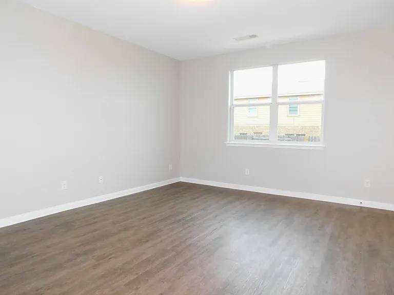 101 Kincaid Dr — Photo 5