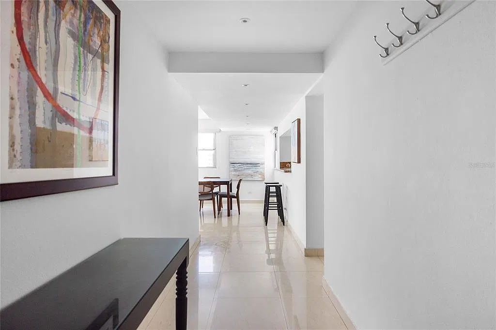 2 bed, 2.0 bath, 1200 sqft, $4,000 — Photo 2