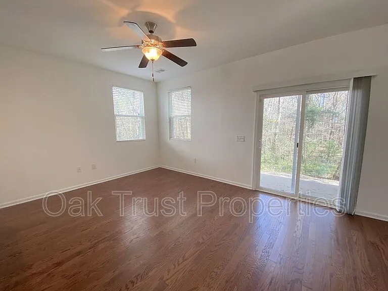 9139 Parlor Dr — Photo 6