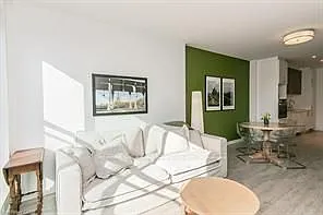 181 King St S #1010 — Photo 22