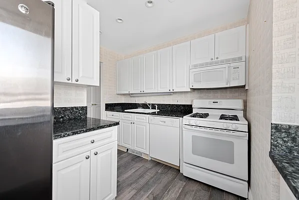 Sold by Douglas Elliman | media 22