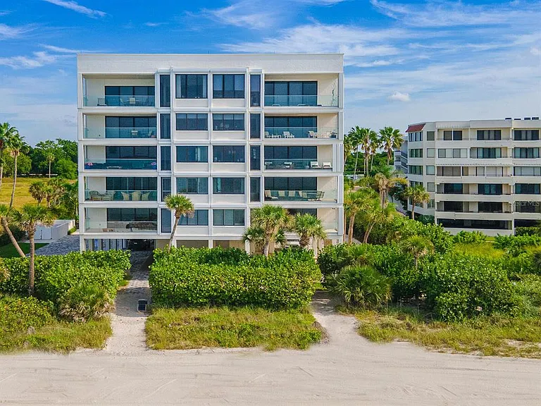 1511 Gulf Of Mexico Dr #201 — Photo 40