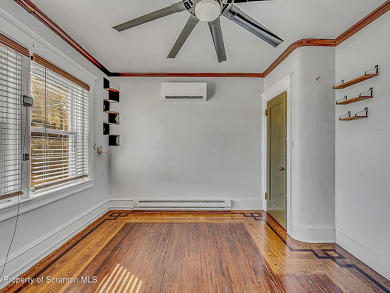 533 S Franklin St — Photo 18