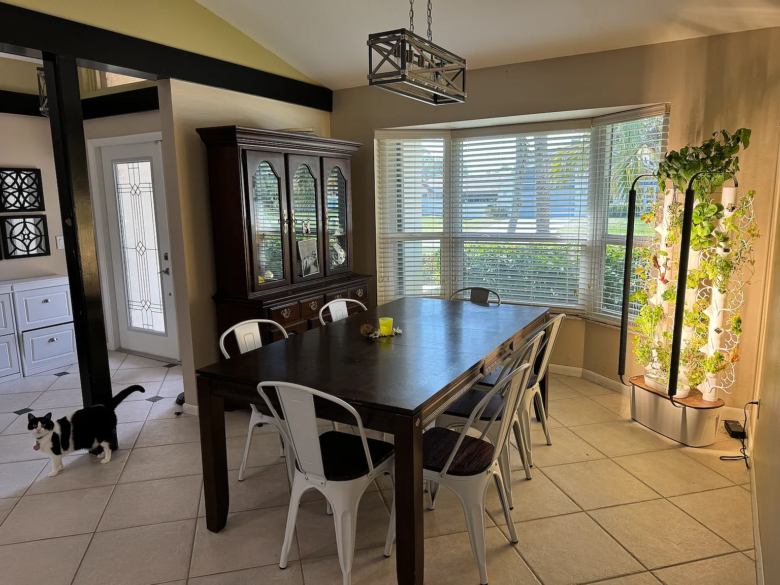 3 bed, 1858 sqft, $3,200 — Photo 4