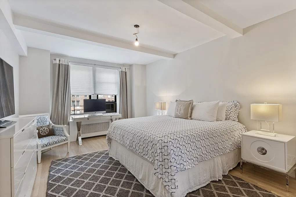 1225 Park Avenue — Photo 3