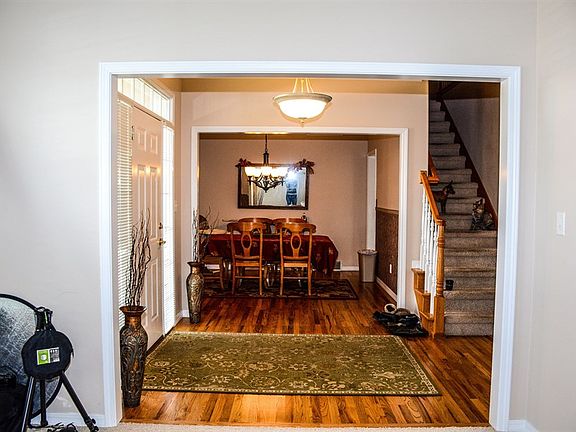 5th image of 107 Cobblestone Ln