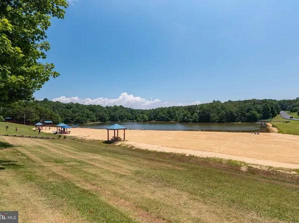 12448 Catalina Dr, Lusby, MD 20657