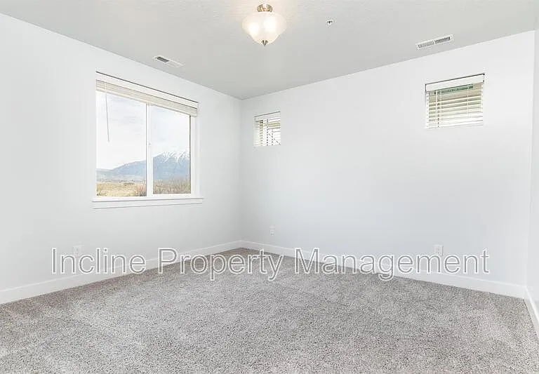 772 N 260 W — Photo 14