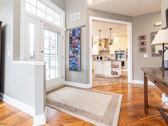 3rd image of 310 Blossom Ln