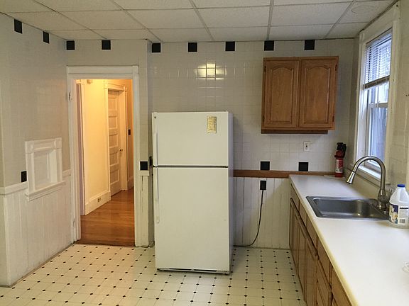 5th image of 51 Etna St