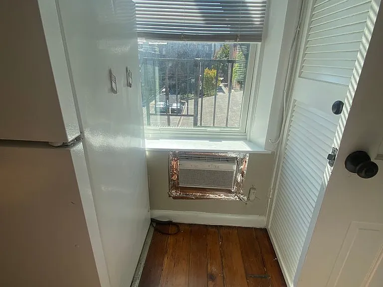 9 E Read St — Photo 16