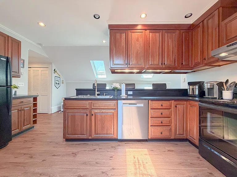 168 Danforth St #3 — Photo 15