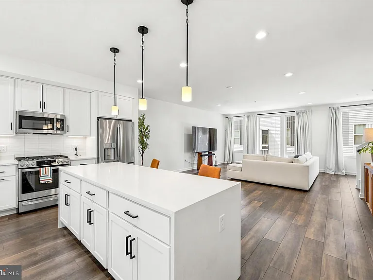 3005 Birchview Walk — Photo 13