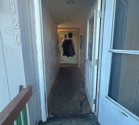 2nd image of 120 Aspen Lane S