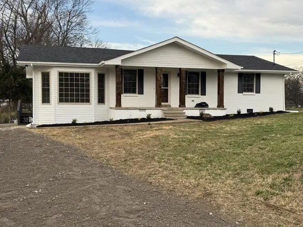 206 Maple St, Adams, TN 37010