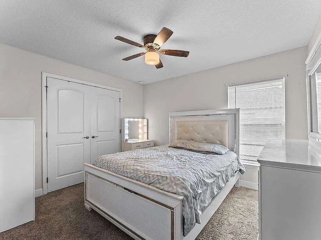 4 bed, 2255 sqft, $2,500 — Photo 1