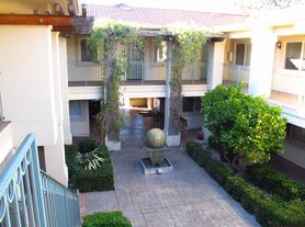 762Mendo, 10