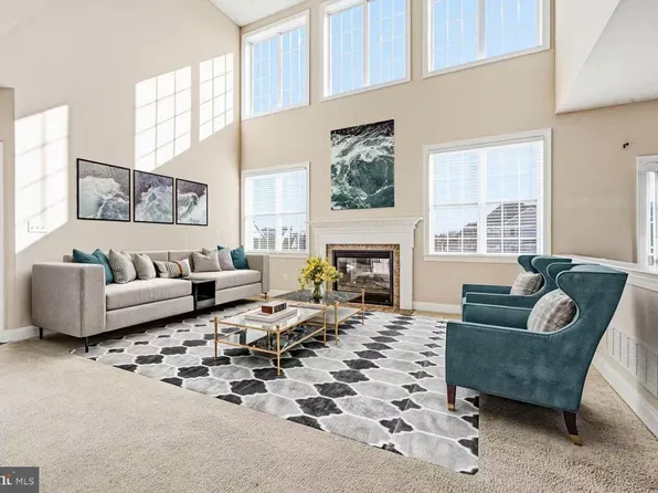 808 Quinn Ct, New Castle, DE 19720