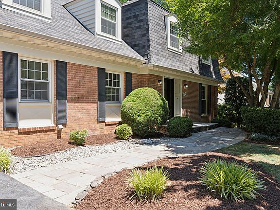 3rd image of 9121 Cranford Dr