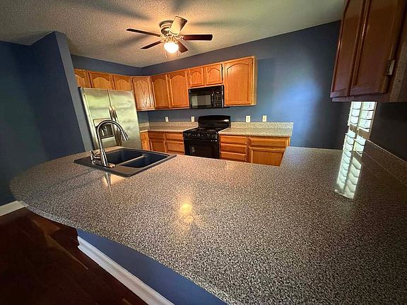4th image of 820 Sailview Rd