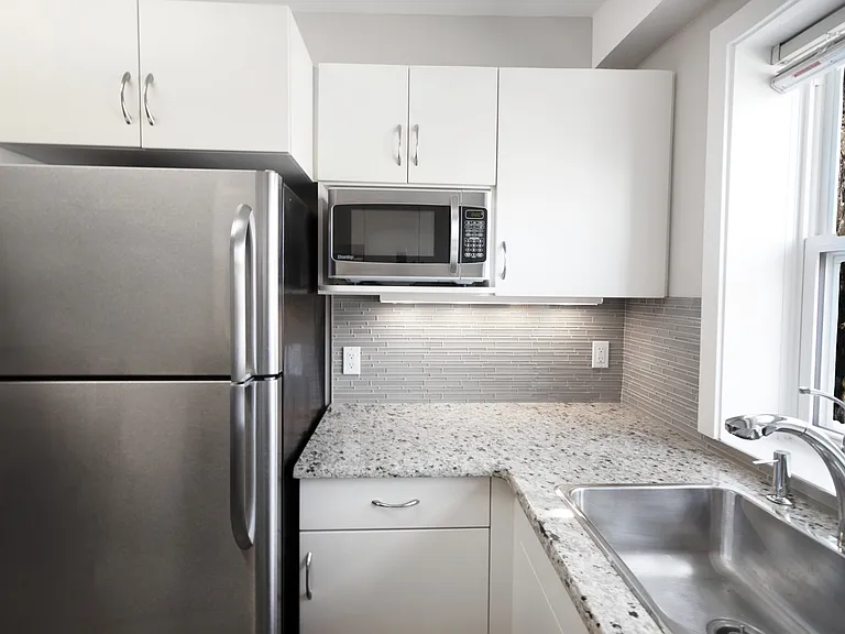 700 Corydon Ave #15 — Photo 29