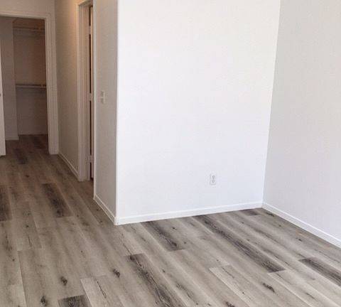 5th image of 2996 Duxbury Dr #X