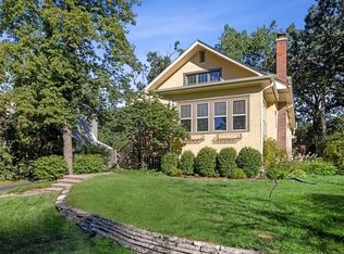 1430 Thornwood Dr, Downers Grove, IL 60516