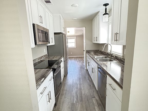5th image of 115A Montrose Dr