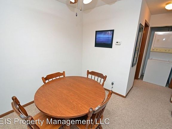4th image of N110W16931 Ashbury Cir