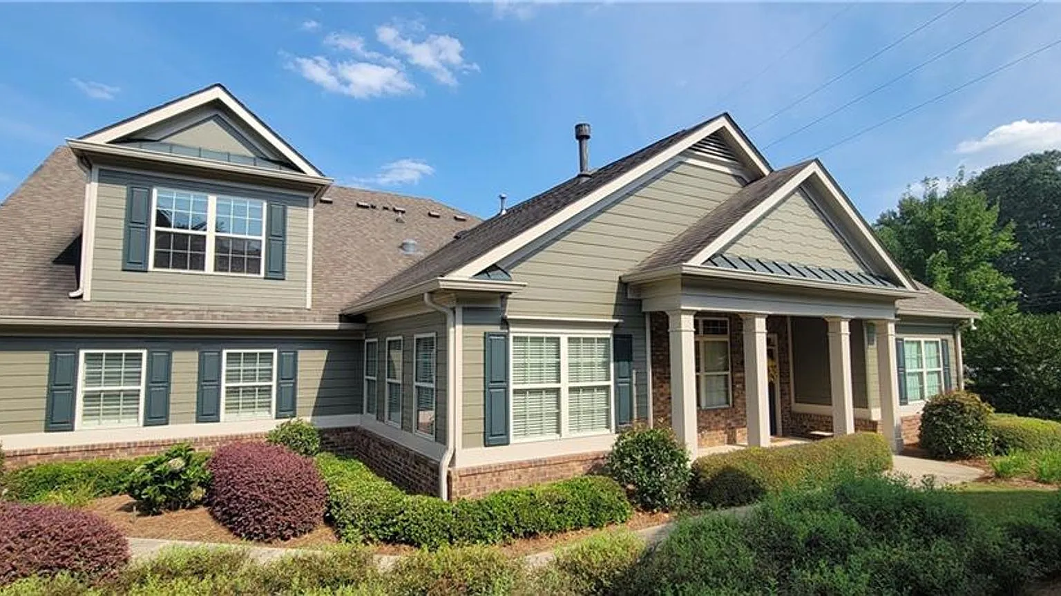 Luxury Living in South Forsyth — Photo 1