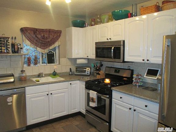 5th image of 27 Oaklawn Ave