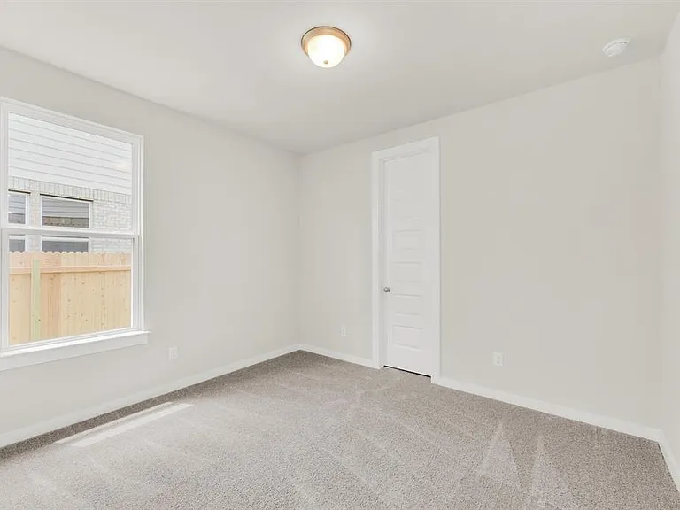 324 Amista Dr — Photo 24