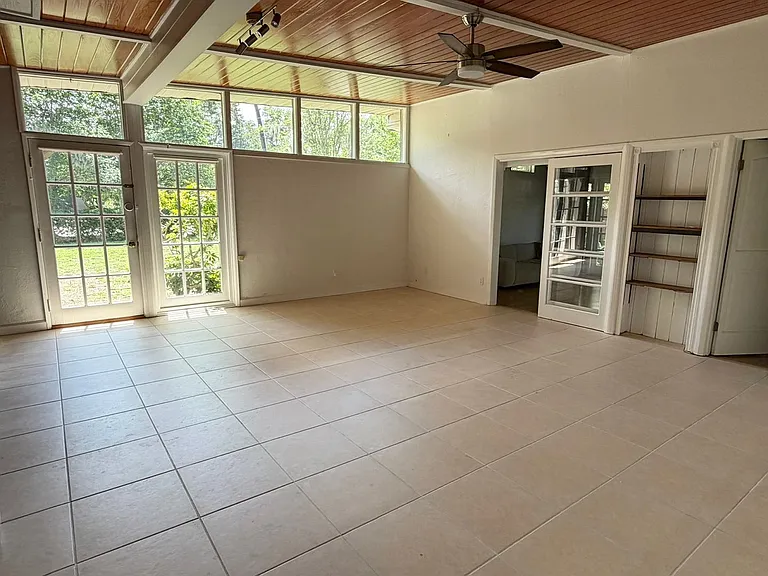 1227 Country Club Dr — Photo 9