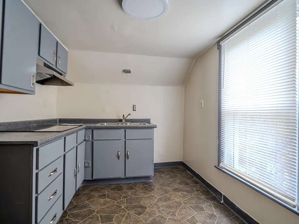 756 Eddy Rd #3