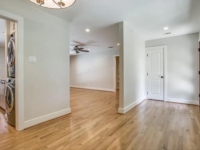 9721 Twin Creek Dr — Photo 8