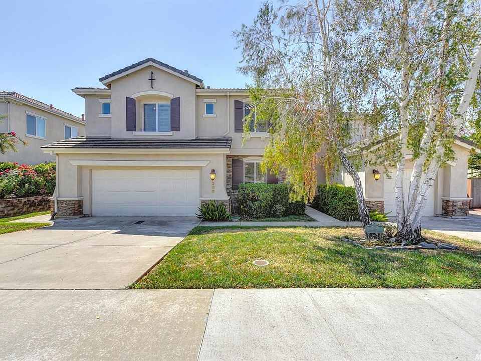 1st image of 296 Crescent Dr