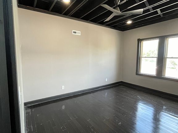 4th image of 2832 Stanton Ave APT 2