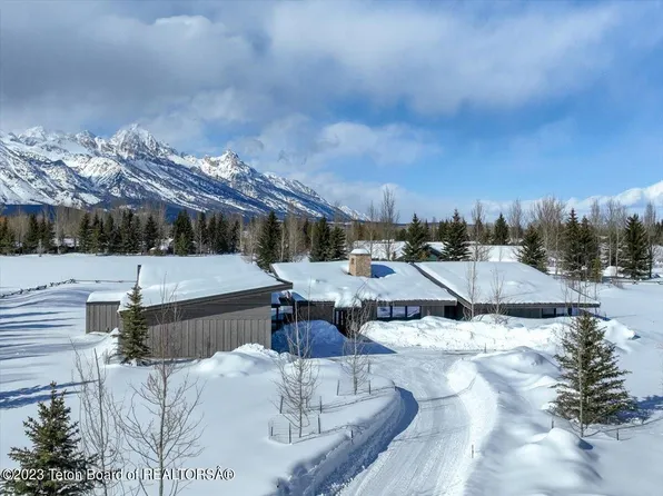 220 Huckleberry Dr, Jackson, WY 83001