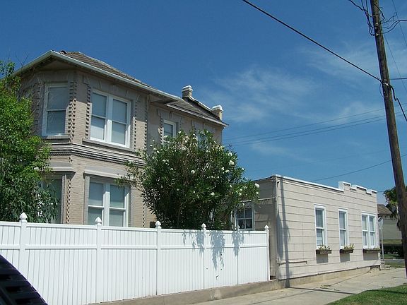 3rd image of 3228 Avenue S