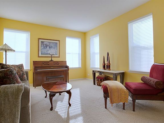 4th image of 287 Lasalle St