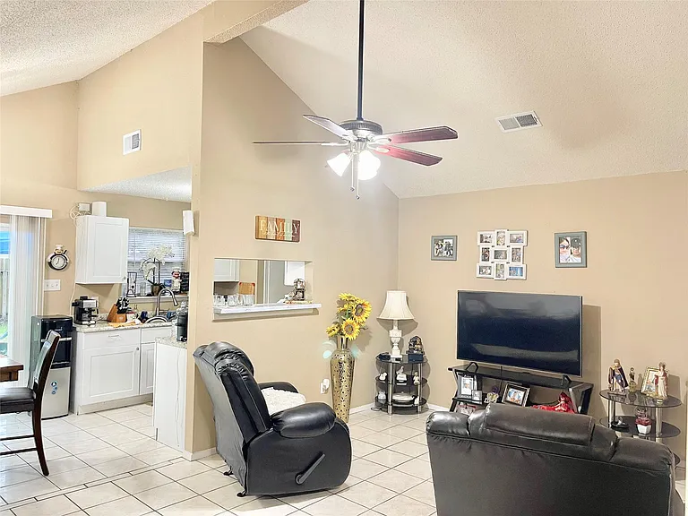 19451 Cypress Arbor Dr — Photo 3